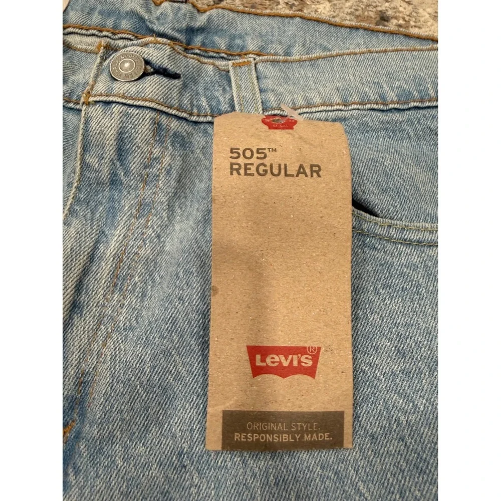 Levis 505 Regular Fit Stretch Jeans Mens 33x32 Light Wash Blue Straight Leg NEW